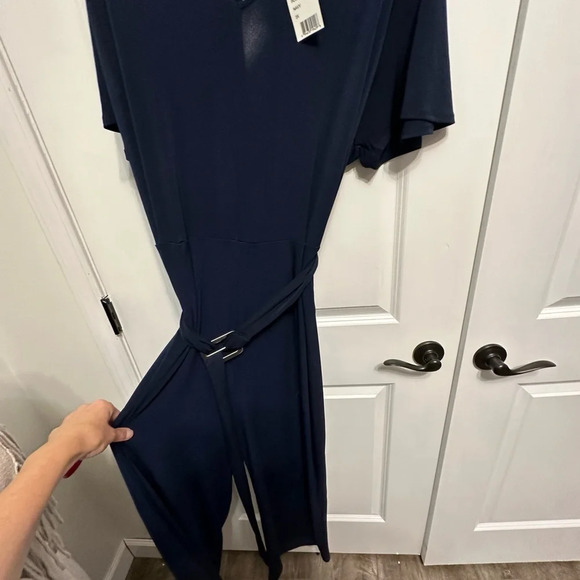Monteau Navy Jumpsuit w adorable adjustable belt - Picture 5 of 5